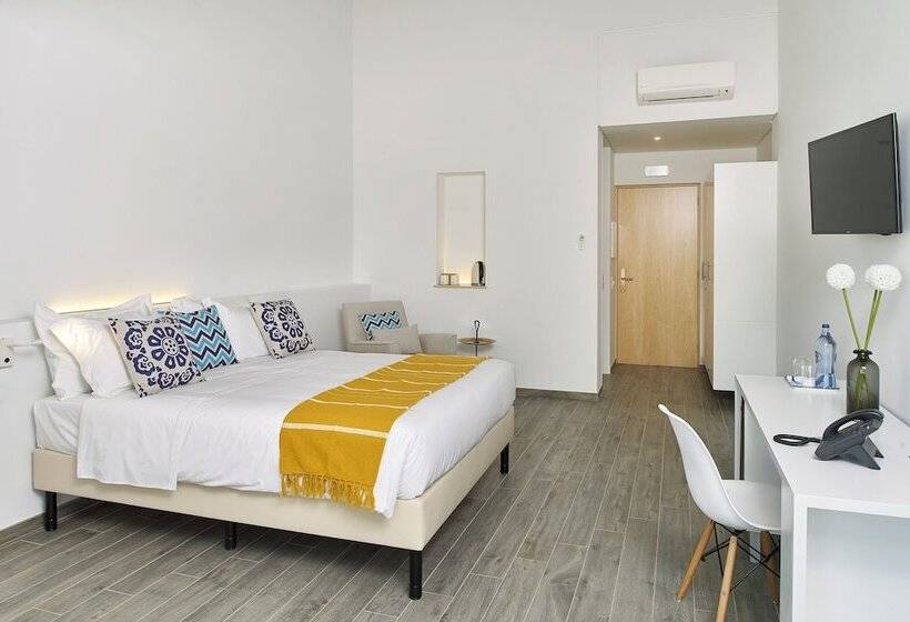 Mercedes Country House