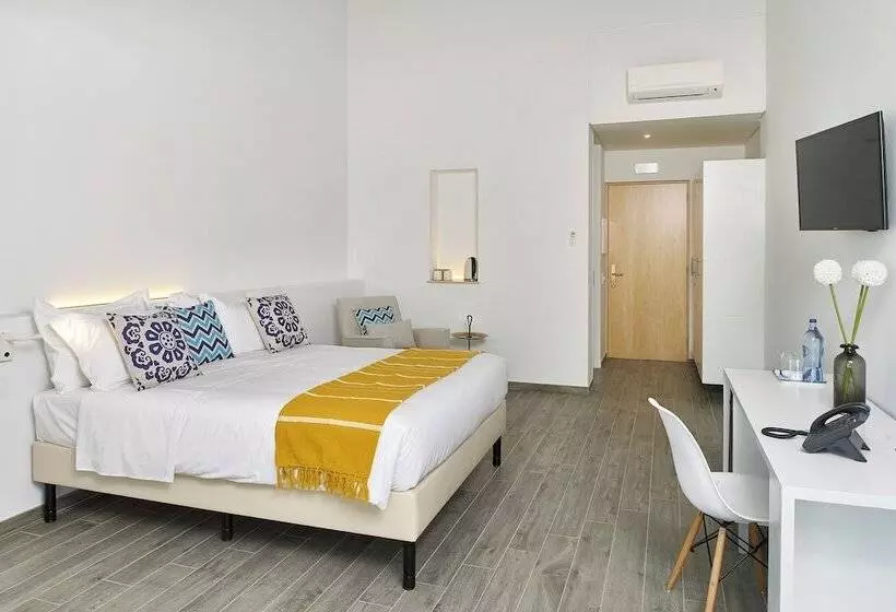 Mercedes Country House