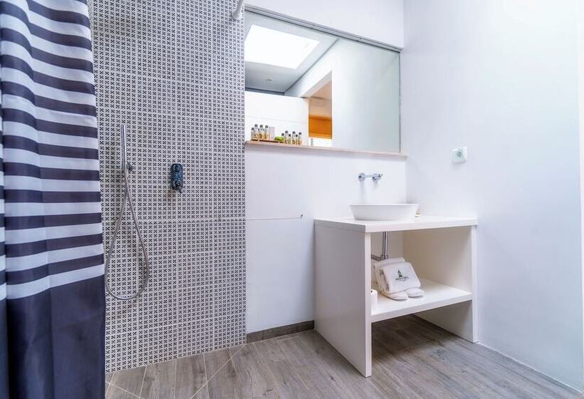 Mercedes Country House