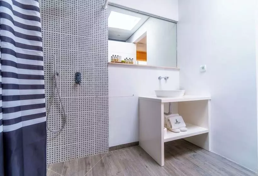 Mercedes Country House