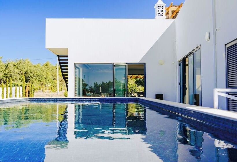 Mercedes Country House