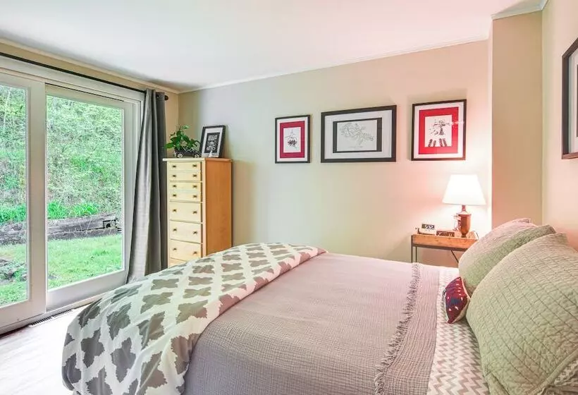 Mountain View Home In Great Valley W/ Large Yard!