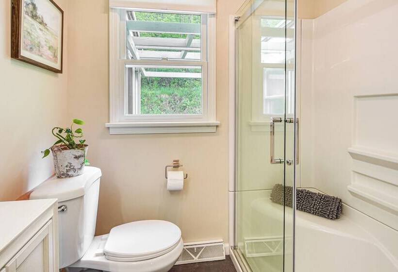 Mountain View Home In Great Valley W/ Large Yard!