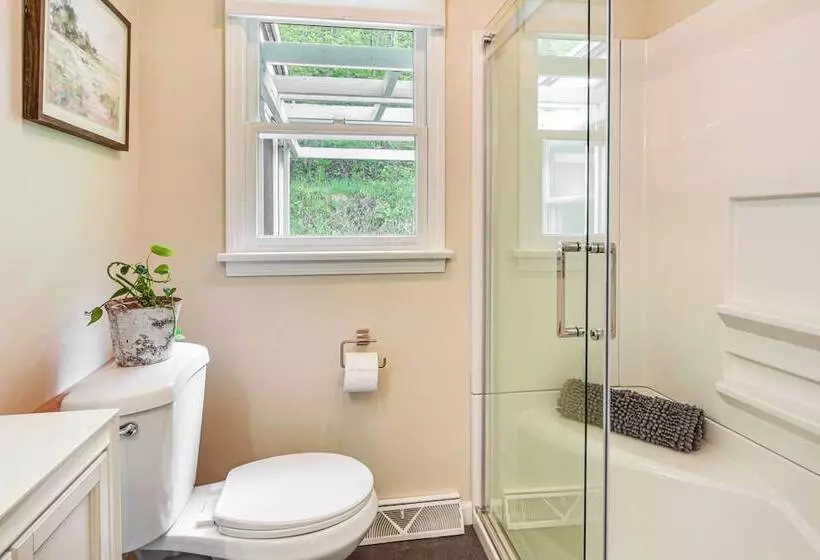 Mountain View Home In Great Valley W/ Large Yard!