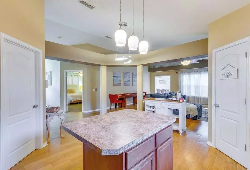 Navarre Home W/ Furnished Patio < 2 Mi To Beach!