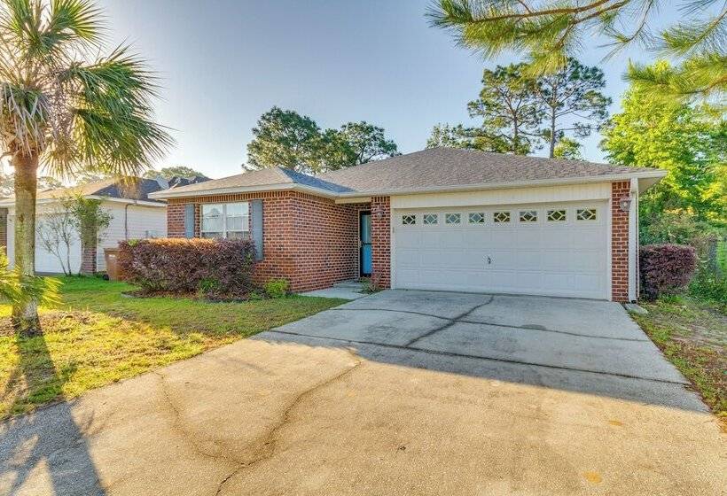 Navarre Home W/ Furnished Patio < 2 Mi To Beach!