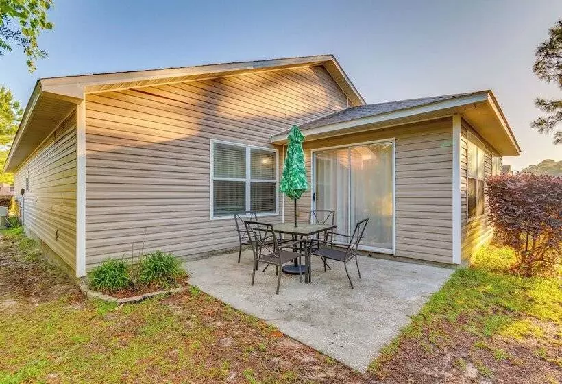 Navarre Home W/ Furnished Patio < 2 Mi To Beach!
