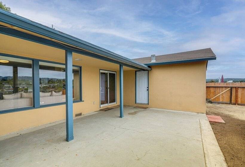 Peaceful Del Rey Oaks Retreat: 2 Mi To Beaches!