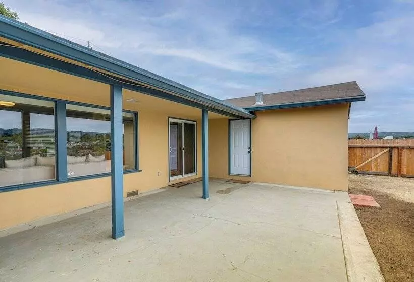 Peaceful Del Rey Oaks Retreat: 2 Mi To Beaches!