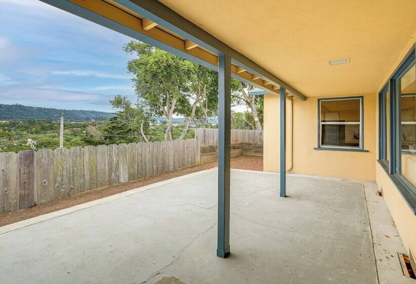 Peaceful Del Rey Oaks Retreat: 2 Mi To Beaches!