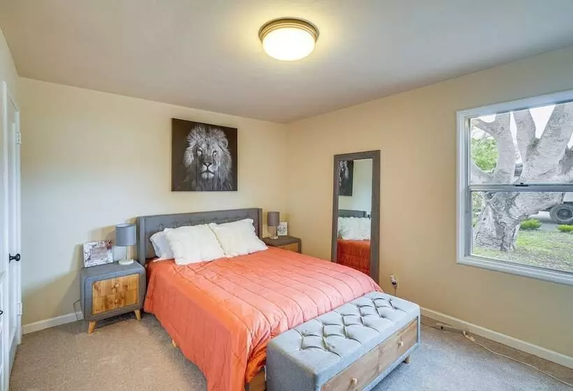 Peaceful Del Rey Oaks Retreat: 2 Mi To Beaches!
