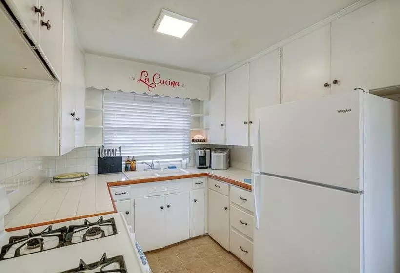 Peaceful Del Rey Oaks Retreat: 2 Mi To Beaches!