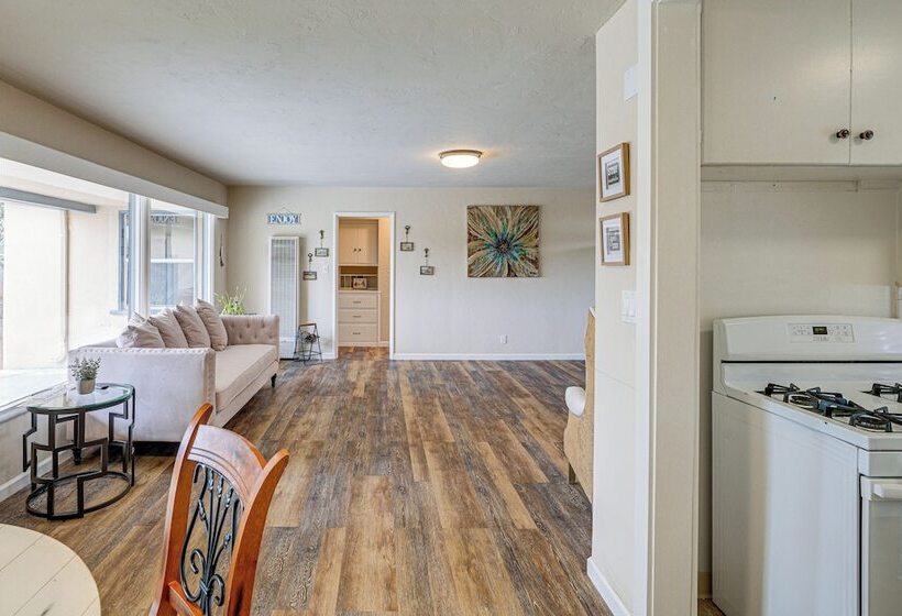 Peaceful Del Rey Oaks Retreat: 2 Mi To Beaches!