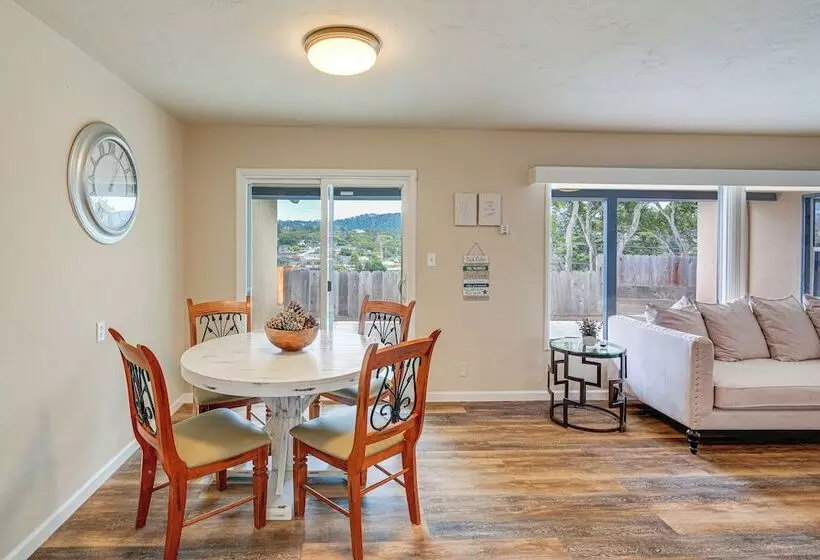 Peaceful Del Rey Oaks Retreat: 2 Mi To Beaches!