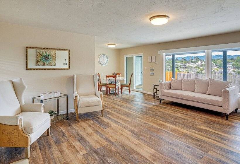 Peaceful Del Rey Oaks Retreat: 2 Mi To Beaches!