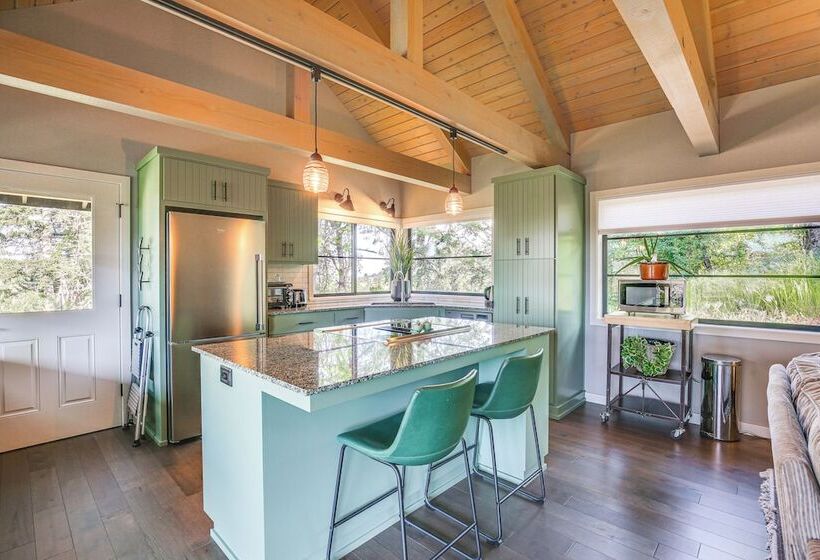 Peaceful Eugene Country Cottage W/ Mountain Views