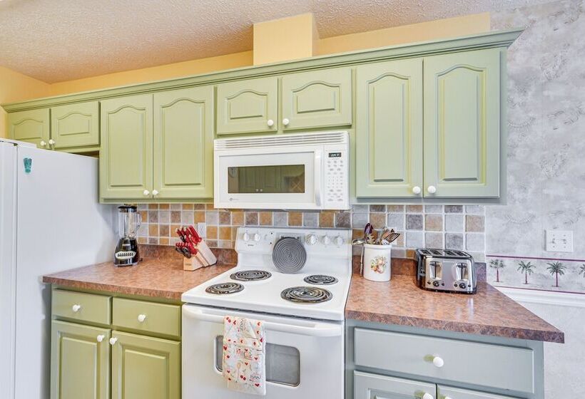 Peaceful Panama City Home W/ Fenced Backyard!