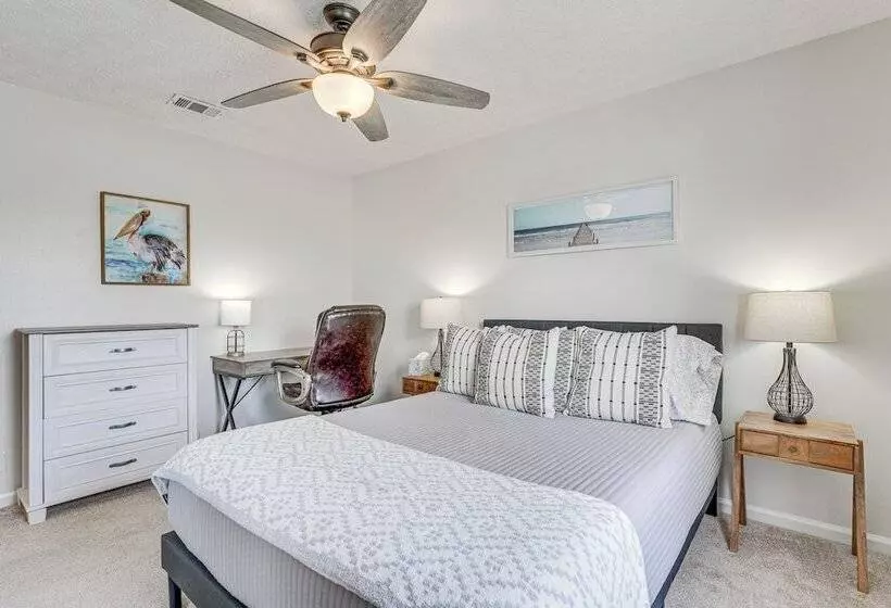Peaceful Panama City Home W/ Fenced Backyard!