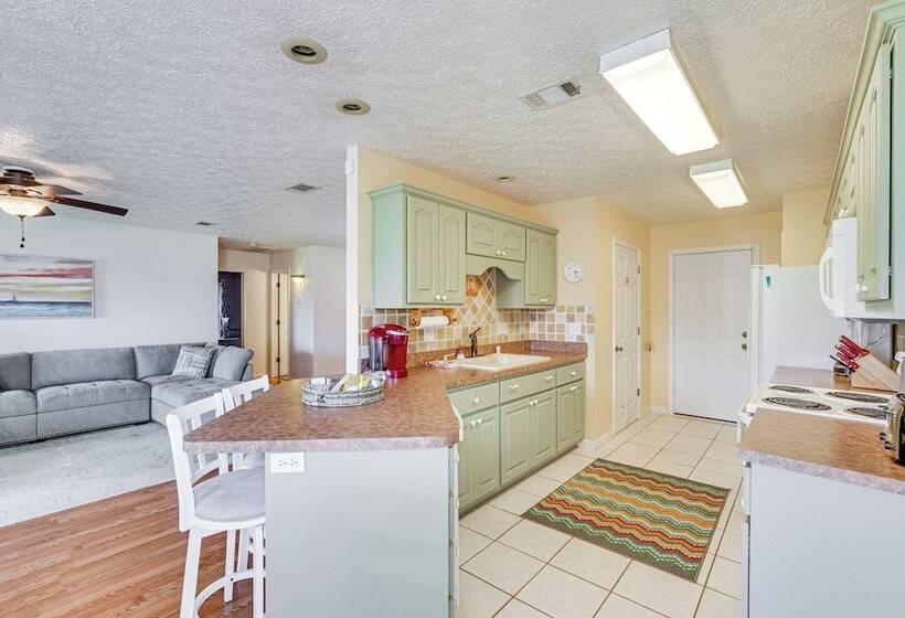 Peaceful Panama City Home W/ Fenced Backyard!