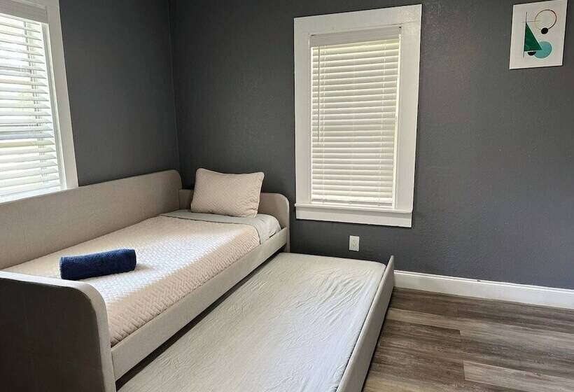 Pensjonat Gran Casa Para 8 Cerca De Atraciones