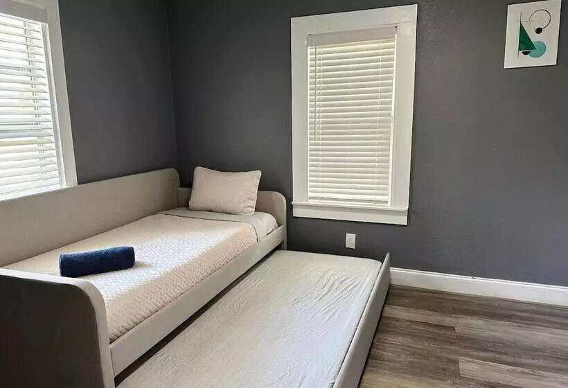Majatalo Gran Casa Para 8 Cerca De Atraciones