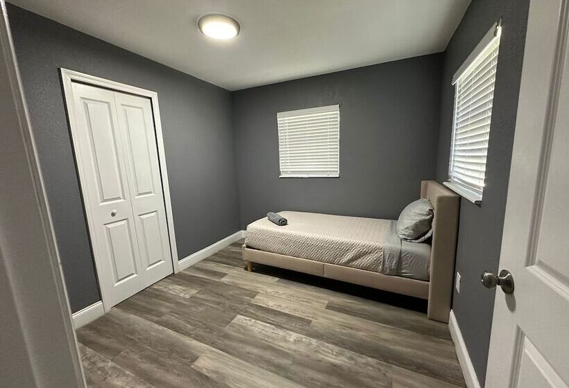 Pensjonat Gran Casa Para 8 Cerca De Atraciones