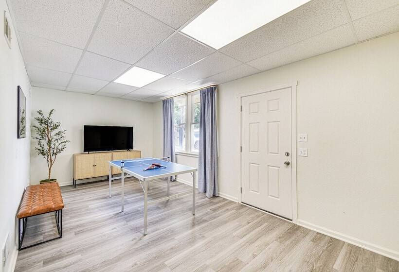 Pet Friendly Buxton Home W/ Balcony, 2 Mi To Beach