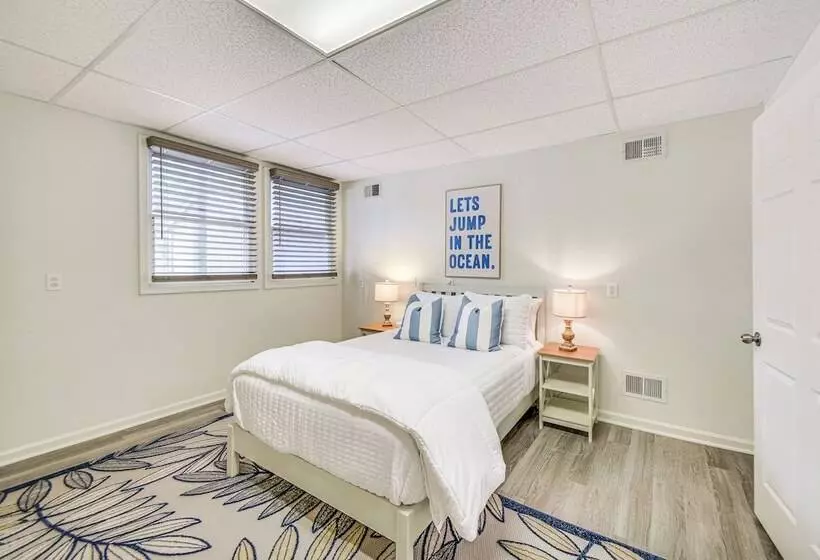 Pet Friendly Buxton Home W/ Balcony, 2 Mi To Beach