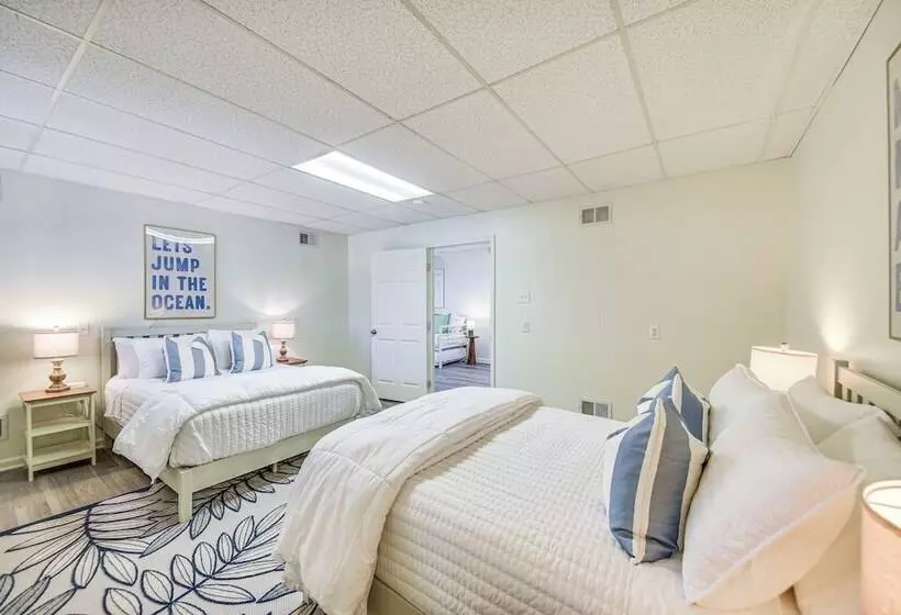 Pet Friendly Buxton Home W/ Balcony, 2 Mi To Beach