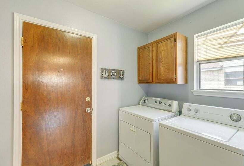 Pet Friendly Corpus Christi Home: 12 Mi To Beach!