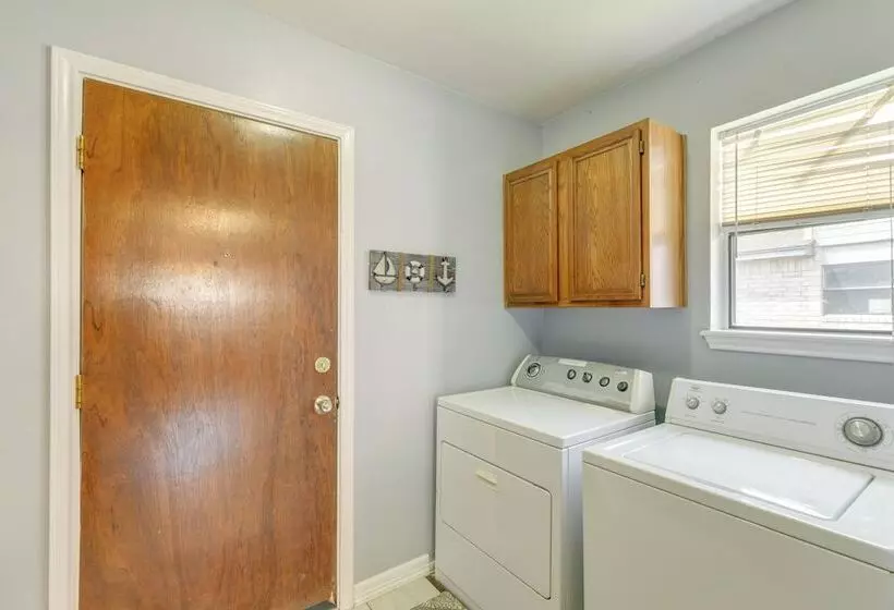 Pet Friendly Corpus Christi Home: 12 Mi To Beach!