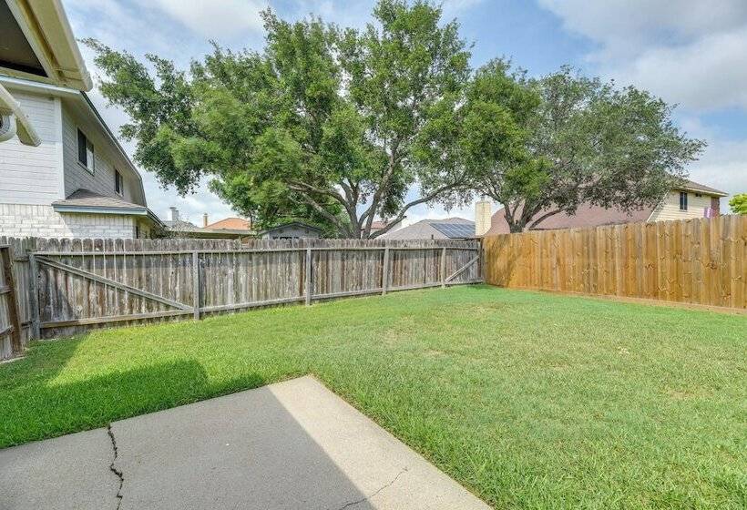 Pet Friendly Corpus Christi Home: 12 Mi To Beach!