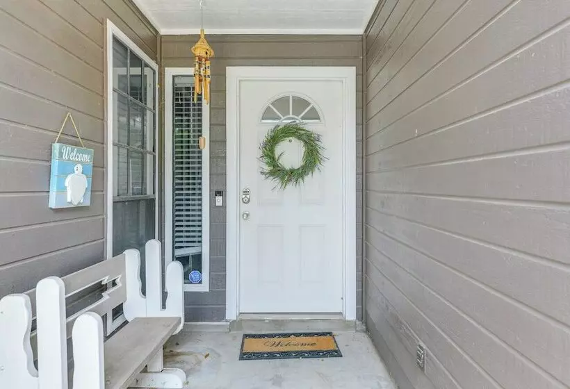 Pet Friendly Corpus Christi Home: 12 Mi To Beach!