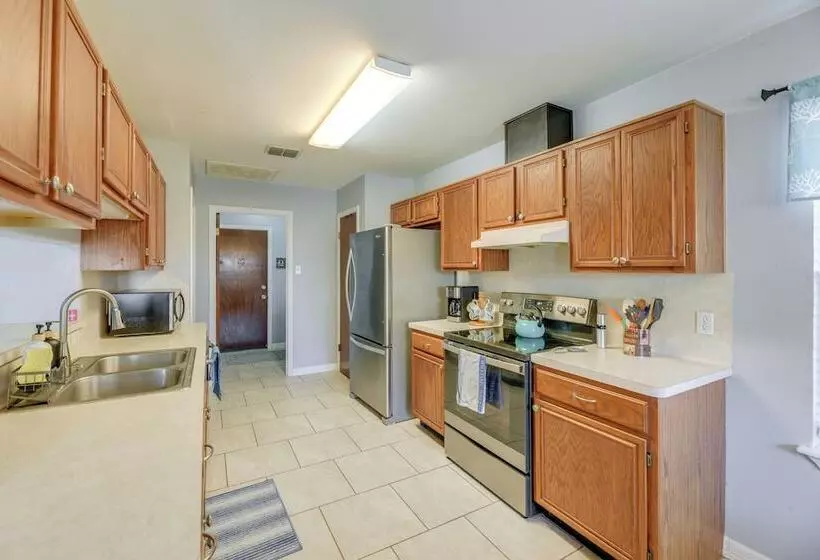 Pet Friendly Corpus Christi Home: 12 Mi To Beach!