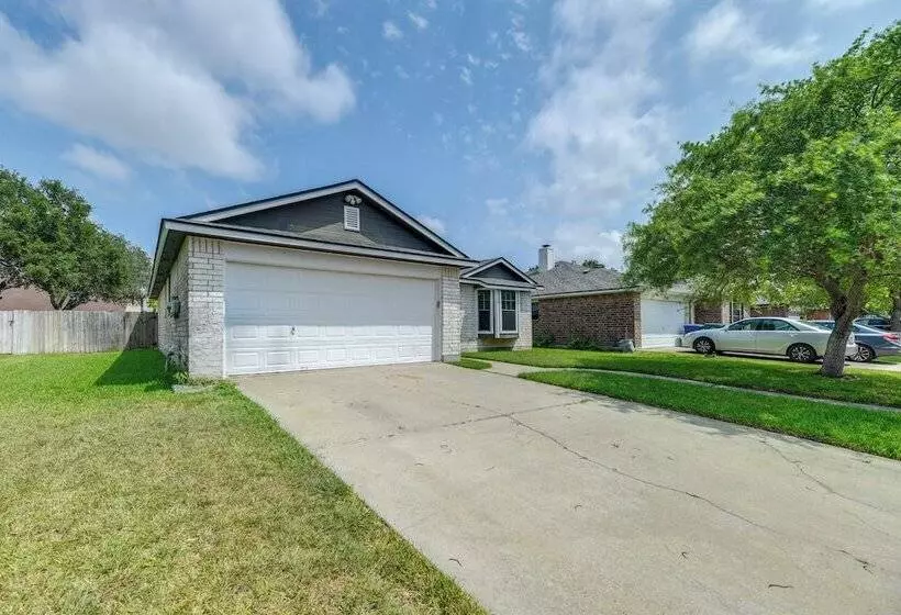 Pet Friendly Corpus Christi Home: 12 Mi To Beach!