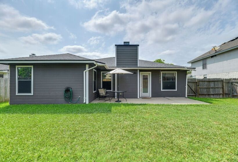 Pet Friendly Corpus Christi Home: 12 Mi To Beach!