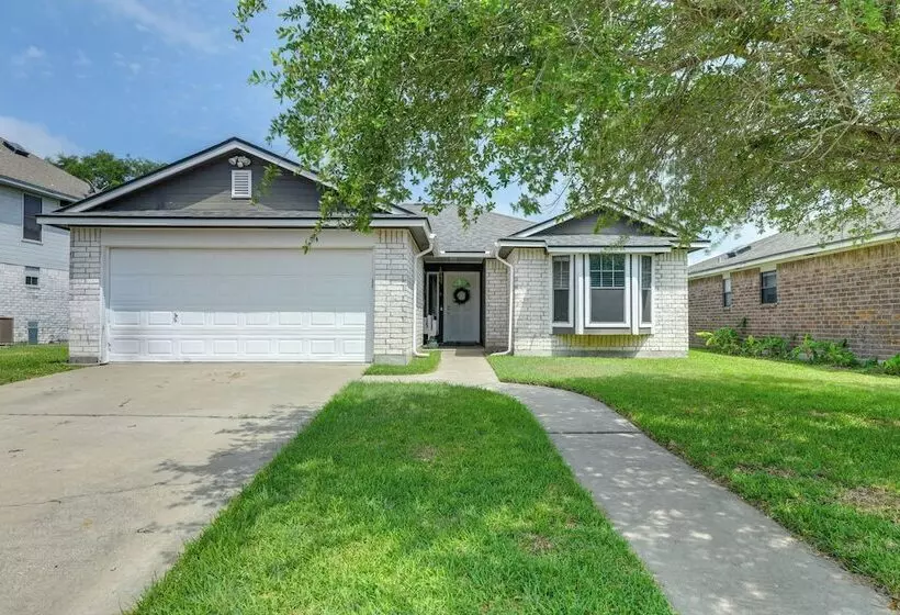 Pet Friendly Corpus Christi Home: 12 Mi To Beach!