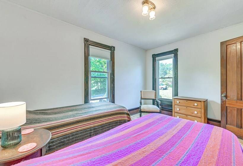 Family Home W/ Yard & Fire Pit In Middleburgh!