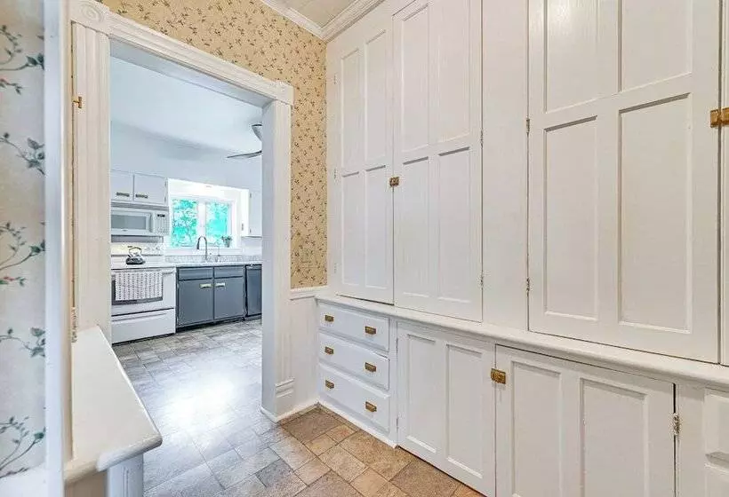 Family Home W/ Yard & Fire Pit In Middleburgh!