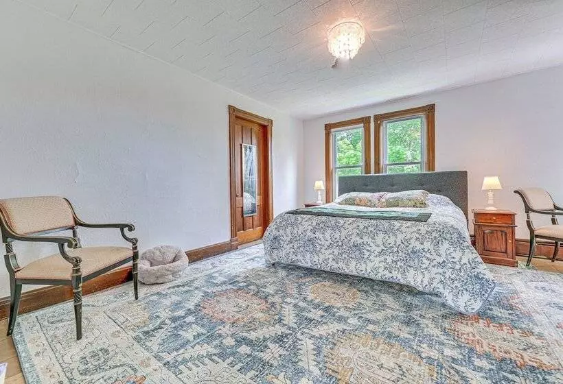 Family Home W/ Yard & Fire Pit In Middleburgh!