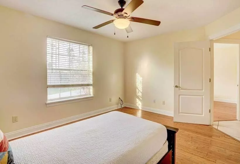 Quiet Panama City Home   4 Mi To Downtown!