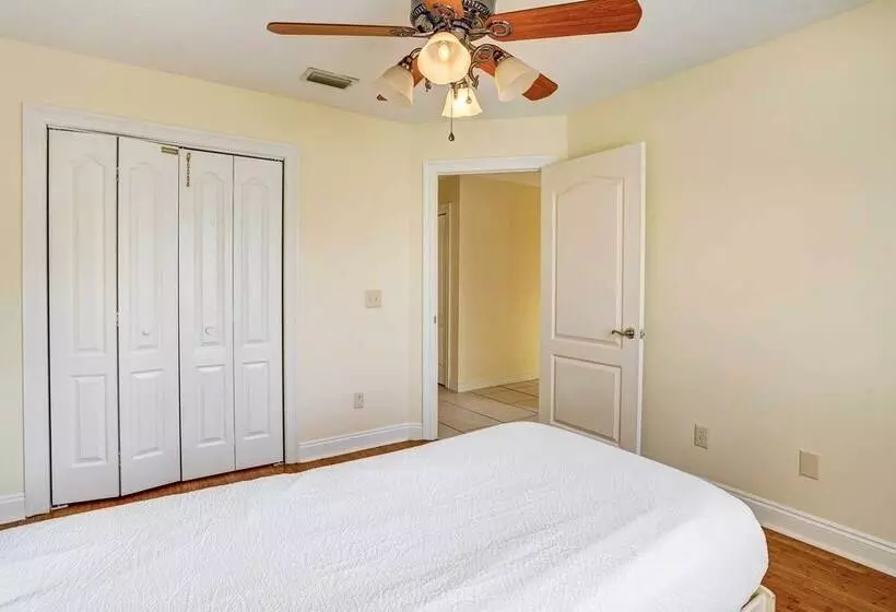 Quiet Panama City Home   4 Mi To Downtown!