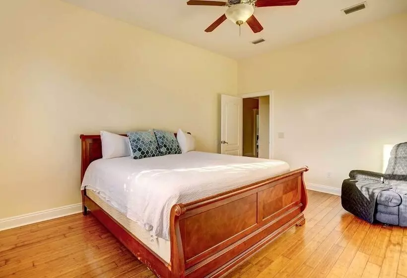 Quiet Panama City Home   4 Mi To Downtown!