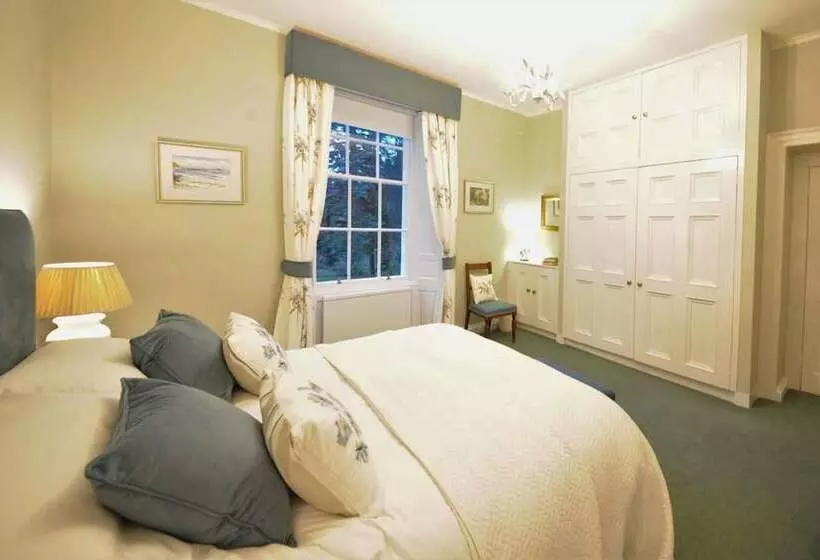 Residenssi Charming 10 Bed House In Blairgowrie