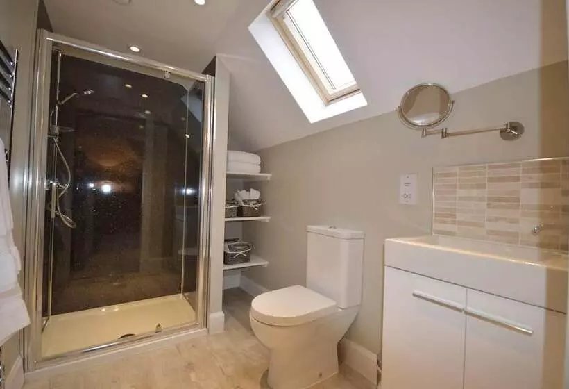 Residenssi Charming 10 Bed House In Blairgowrie