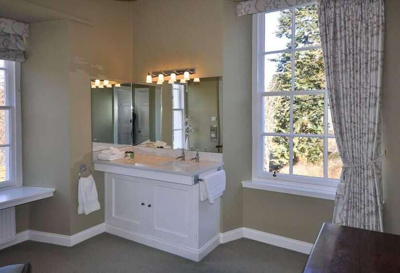 Residenza Charming 10 Bed House In Blairgowrie