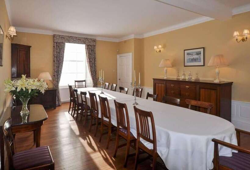 Residenza Charming 10 Bed House In Blairgowrie