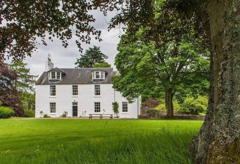 Residenza Charming 10 Bed House In Blairgowrie