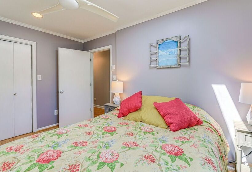 New Bern Home W/ Water View ~ 6 Mi To Downtown!