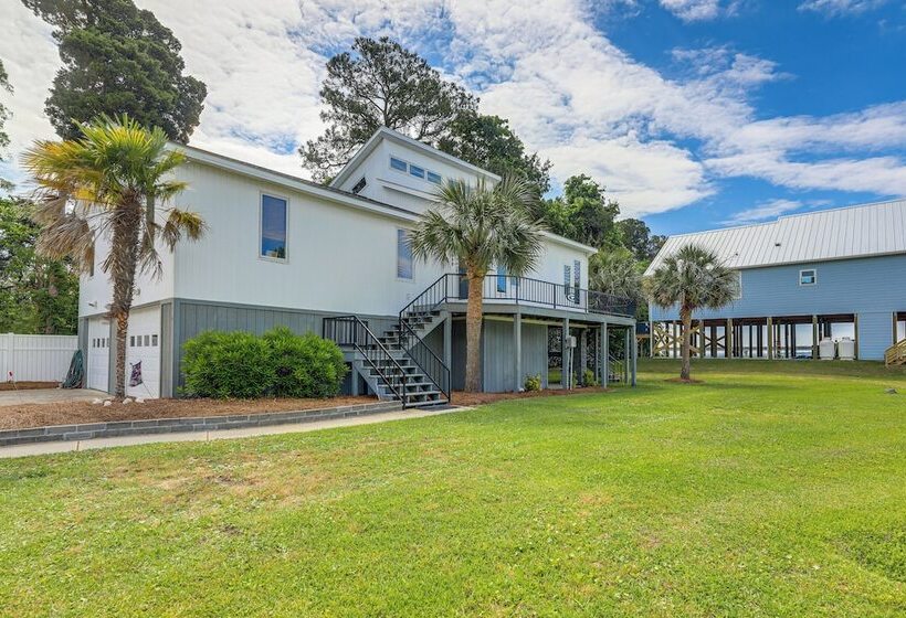 New Bern Home W/ Water View ~ 6 Mi To Downtown!